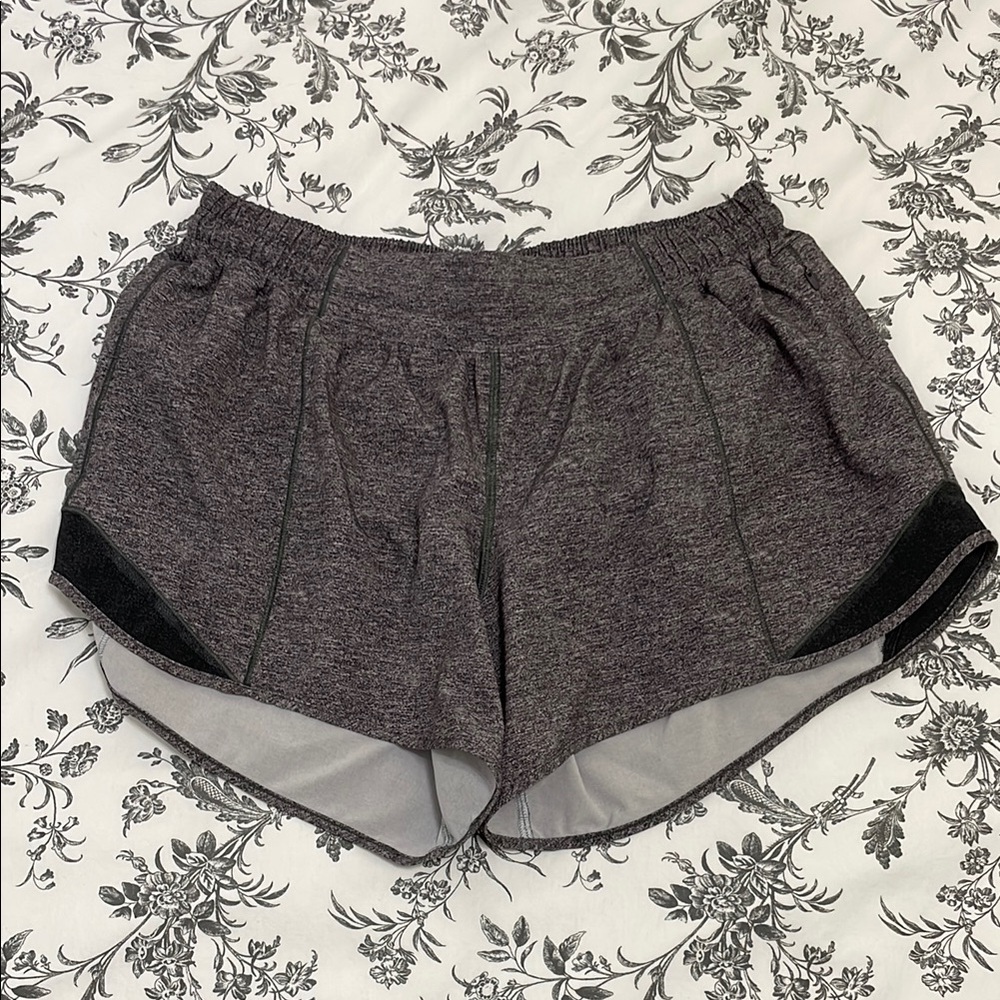 Lululemon Athletica Hotty Hot 10 tall (4 inch)